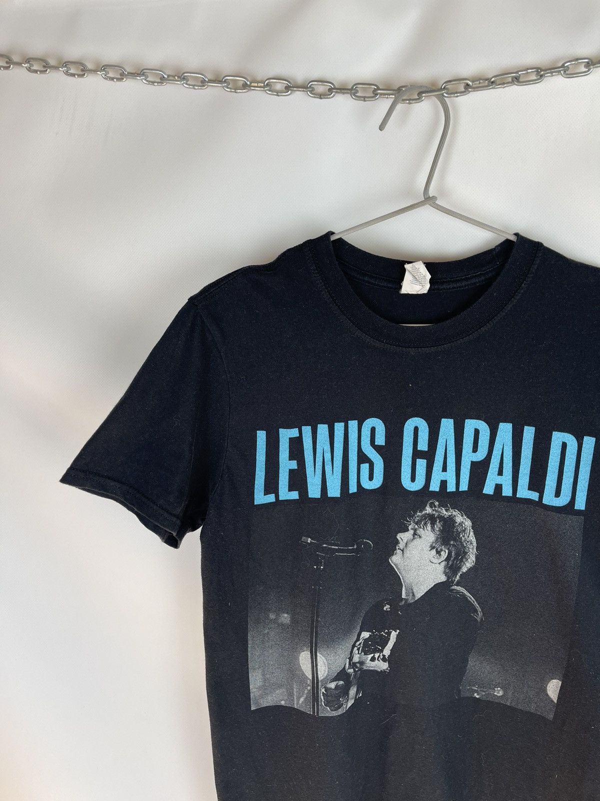 Band Tees Lewis Capaldi Gildan United Kingdom band tour tee shirt Size US S / EU 44-46 / 1 - 2 Thumbnail