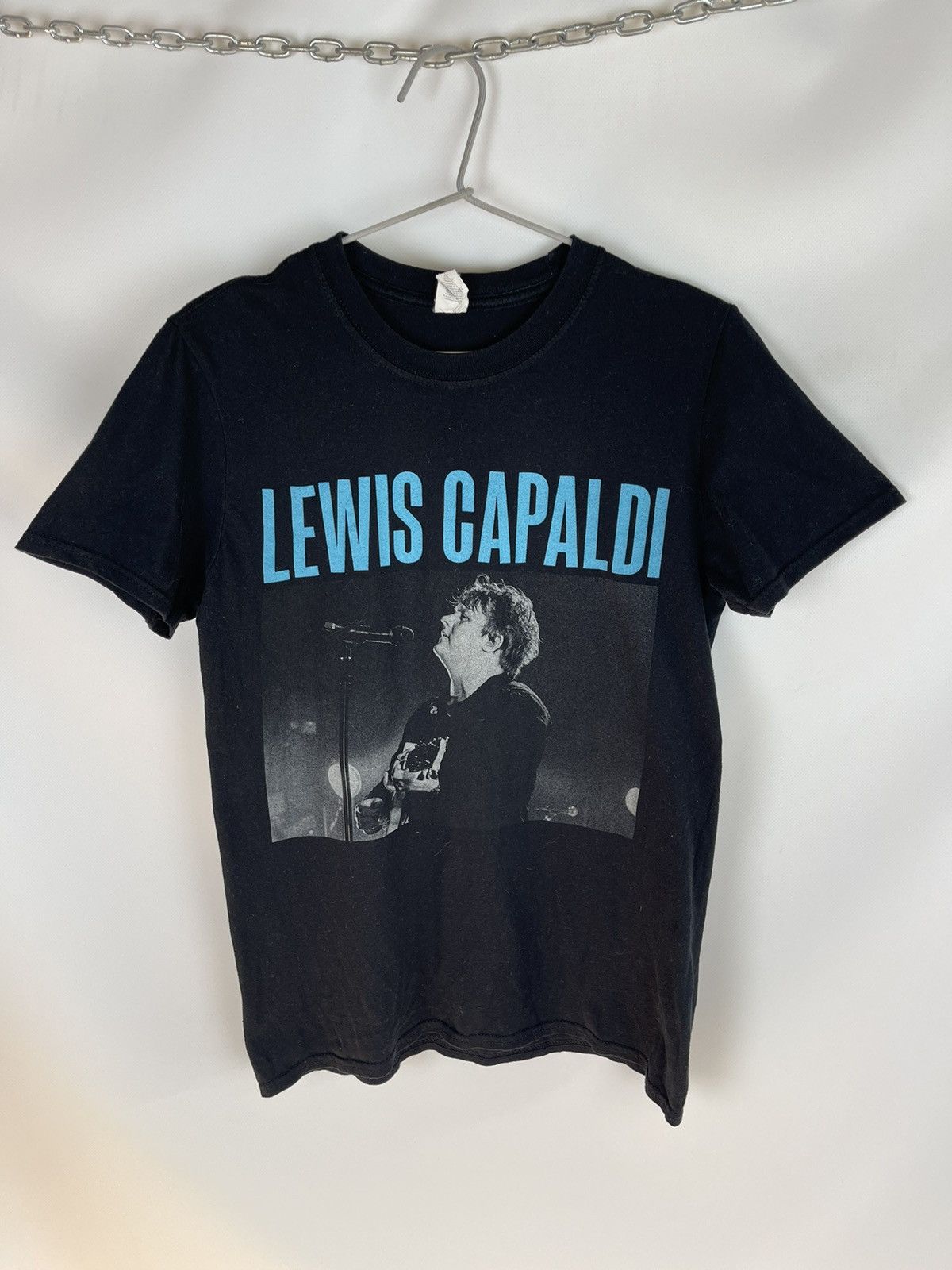 Band Tees Lewis Capaldi Gildan United Kingdom band tour tee shirt Size US S / EU 44-46 / 1 - 1 Thumbnail