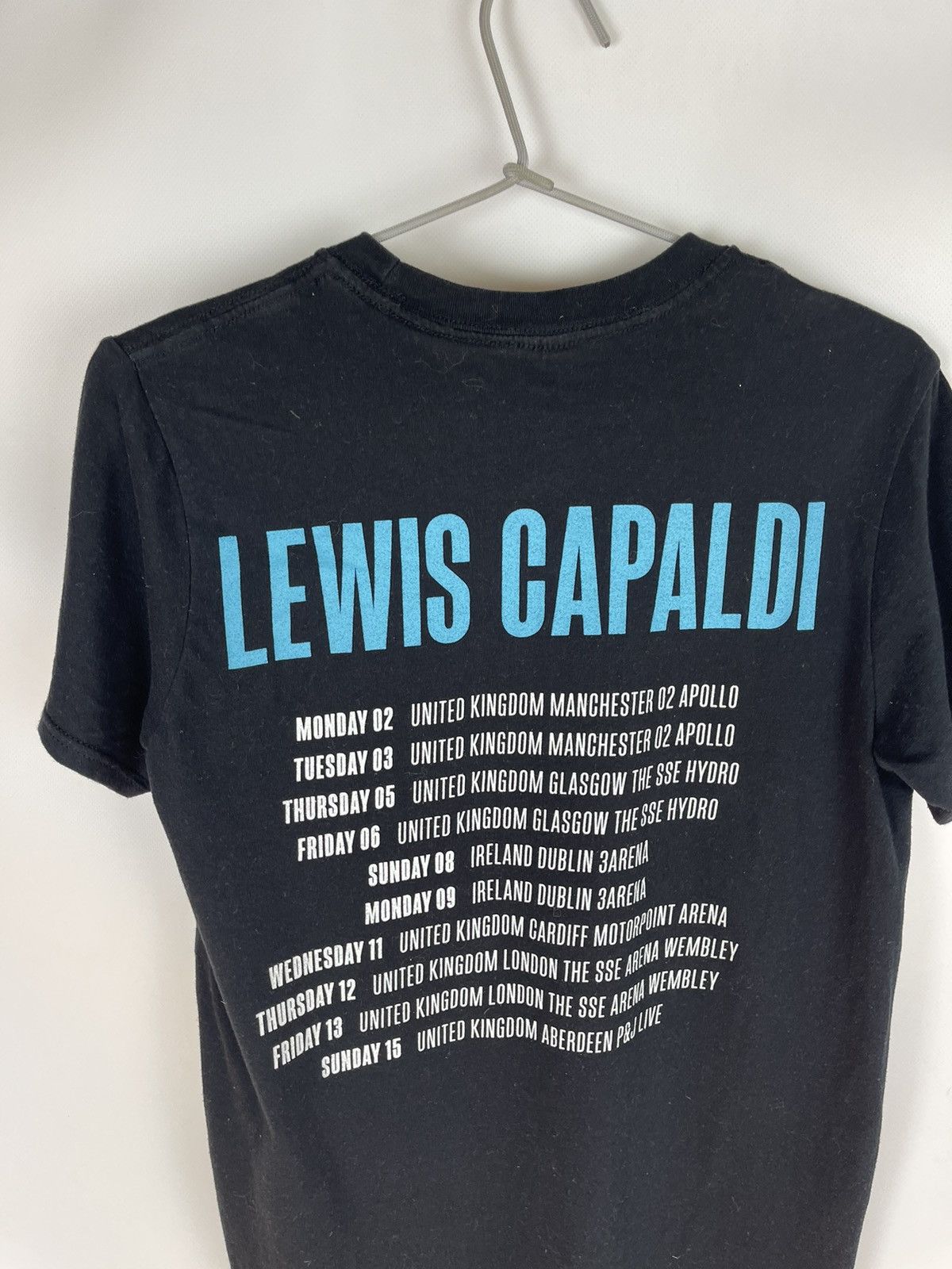 Band Tees Lewis Capaldi Gildan United Kingdom band tour tee shirt Size US S / EU 44-46 / 1 - 7 Thumbnail