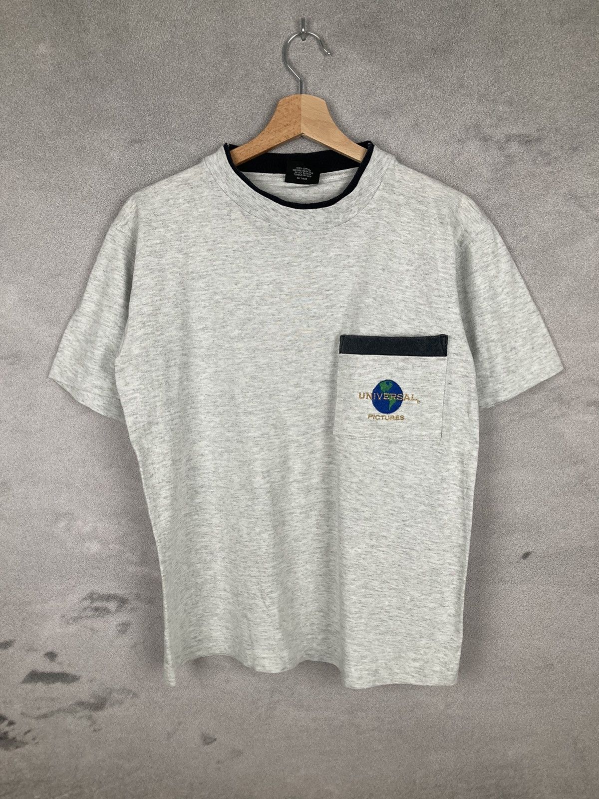 Universal Studios × Vintage Vintage 90s 80s Universal Studios Pocket T Shirt Embroidered Size US S / EU 44-46 / 1 - 1 Thumbnail