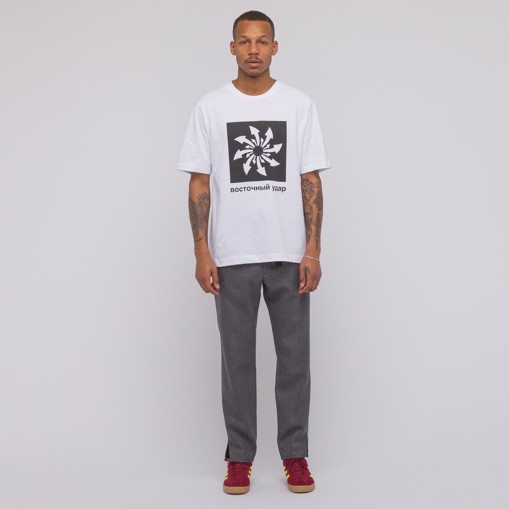 Gosha Rubchinskiy Gosha Rubchinskiy Arrow Printed White T-Shirt Size US S / EU 44-46 / 1 - 1 Thumbnail