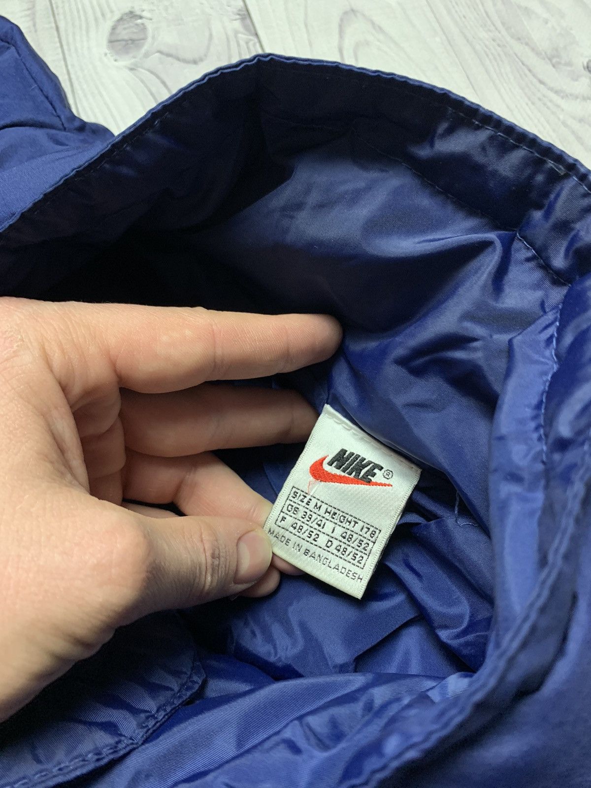 Nike × Vintage Vintage Nike down jacket big logo Swoosh size M Size US M / EU 48-50 / 2 - 3 Thumbnail