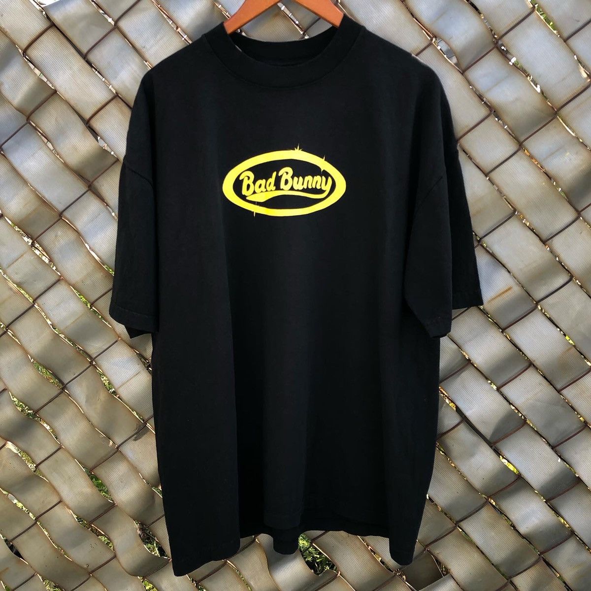 Band Tees × Rap Tees BAD BUNNY EL ULTIMO TOUR DEL MUNDO TRUCKER TEE Size US XL / EU 56 / 4 - 2 Thumbnail