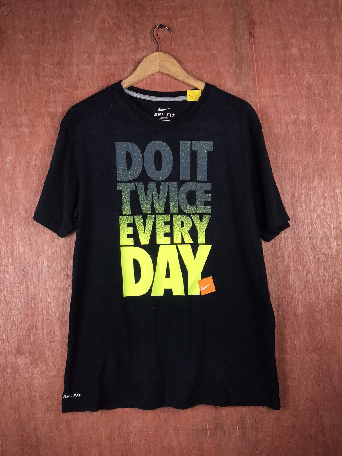 Nike Vintage Nike Series Shirt Sleeve T-Shirt #2246 Size US L / EU 52-54 / 3 - 1 Thumbnail
