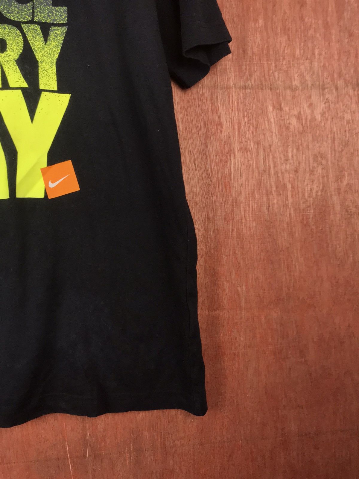 Nike Vintage Nike Series Shirt Sleeve T-Shirt #2246 Size US L / EU 52-54 / 3 - 3 Thumbnail