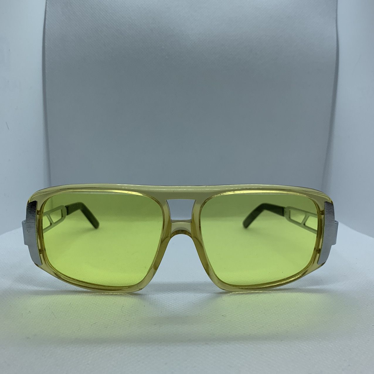 savile-row-vintage-savile-row-racing-frames-sunglasses-24k-gold-lens