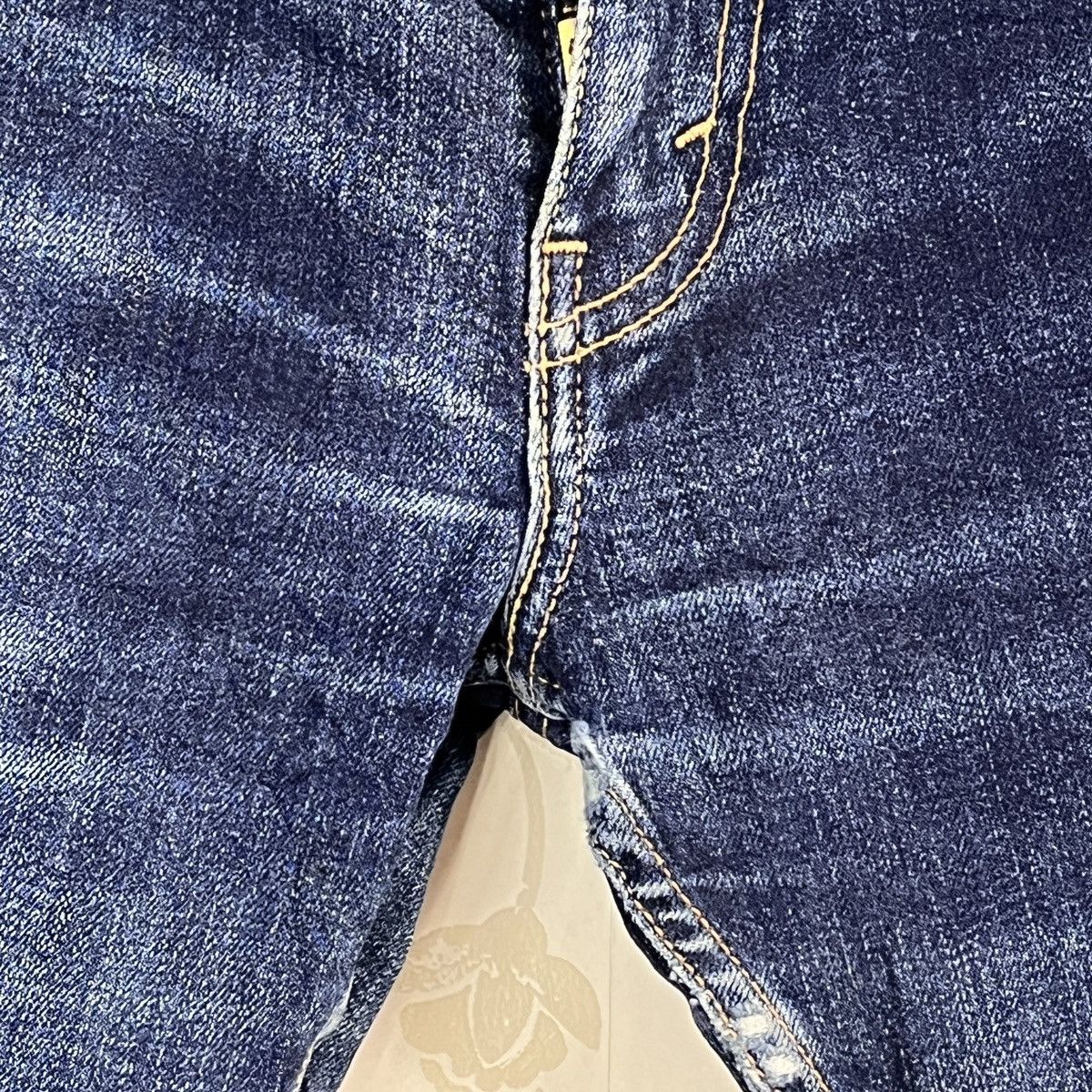 Levi's × Levi's Vintage Clothing Levis 505 R Tag Distressed Denim Jeans Straight Cut Size US 34 / EU 50 - 14 Thumbnail