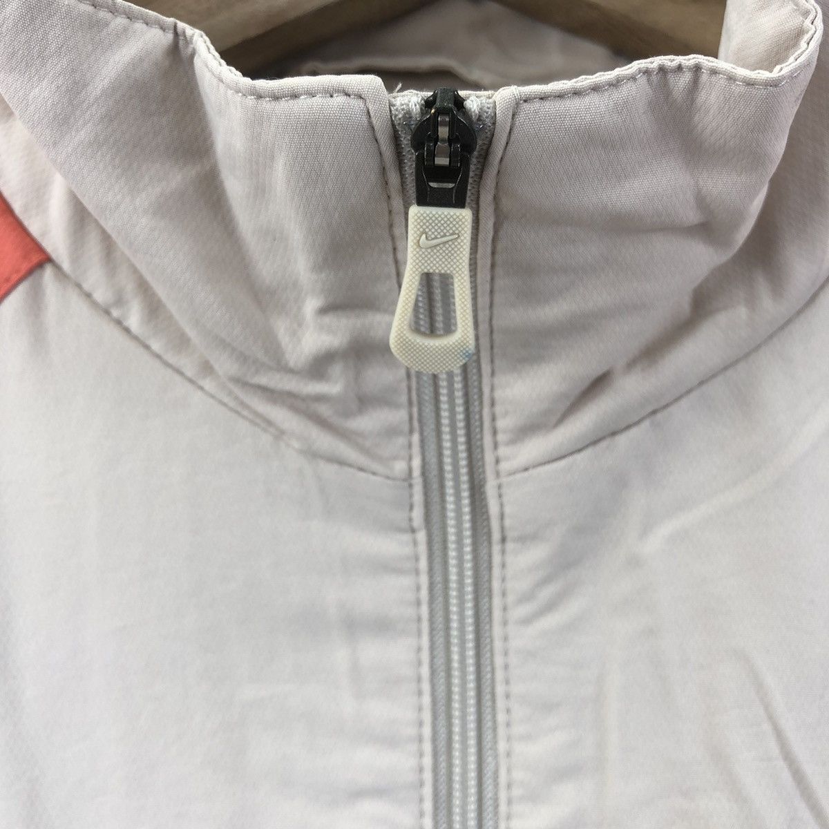 Vintage NIKE GOLF ESSENTIAL Swoosh Sportswear Light