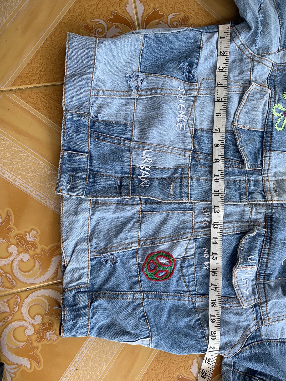 If Six Was Nine × Japanese Brand × Le Grande Bleu (L.G.B.) 🇯🇵 Vintage Patchwork Denim Trucker Jacket Size US M / EU 48-50 / 2 - 9 Thumbnail
