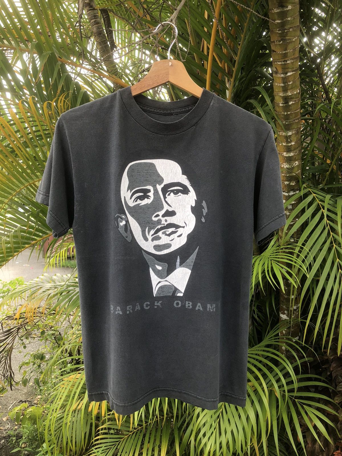 President's Last Drop🔥Rare🔥Vintage Barack Obama Sun Faded Tee Size US S / EU 44-46 / 1 - 1 Thumbnail