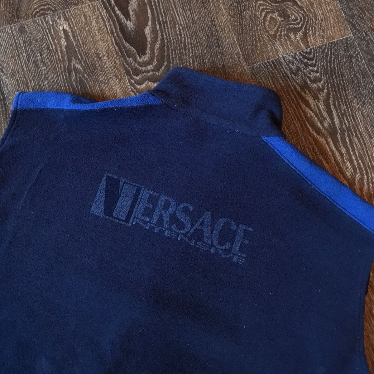 Versace × Versus Versace × Vintage Versace Intensive Vintage Fleece Vest Rare Big Logo Size L Size US L / EU 52-54 / 3 - 4 Thumbnail