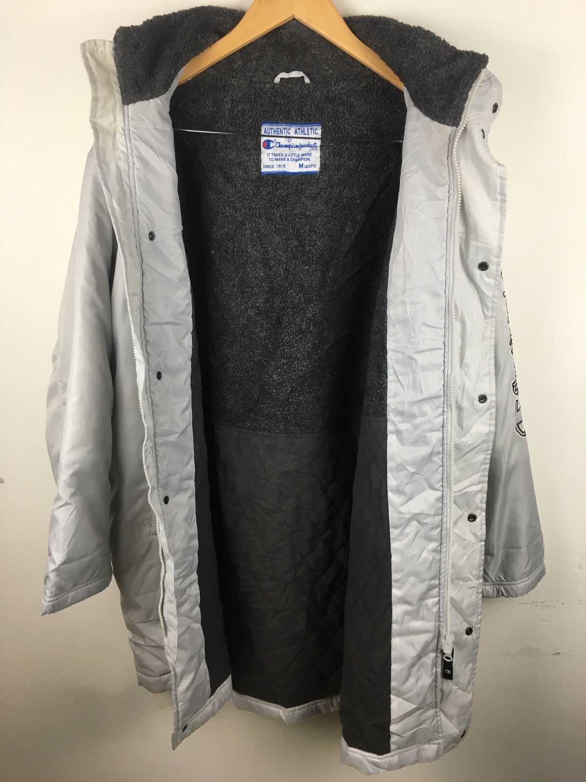Champion × Vintage Champion Big logo Embroidered long jacket Armpit 26x36 Size US XL / EU 56 / 4 - 3 Thumbnail