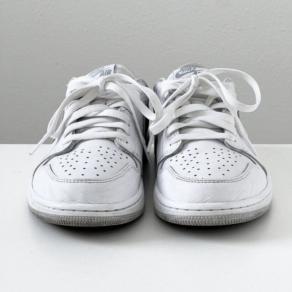 Jordan Brand Nike Air Jordan 1 Low Neutral Grey Size US 10 / EU 43 - 2 Thumbnail