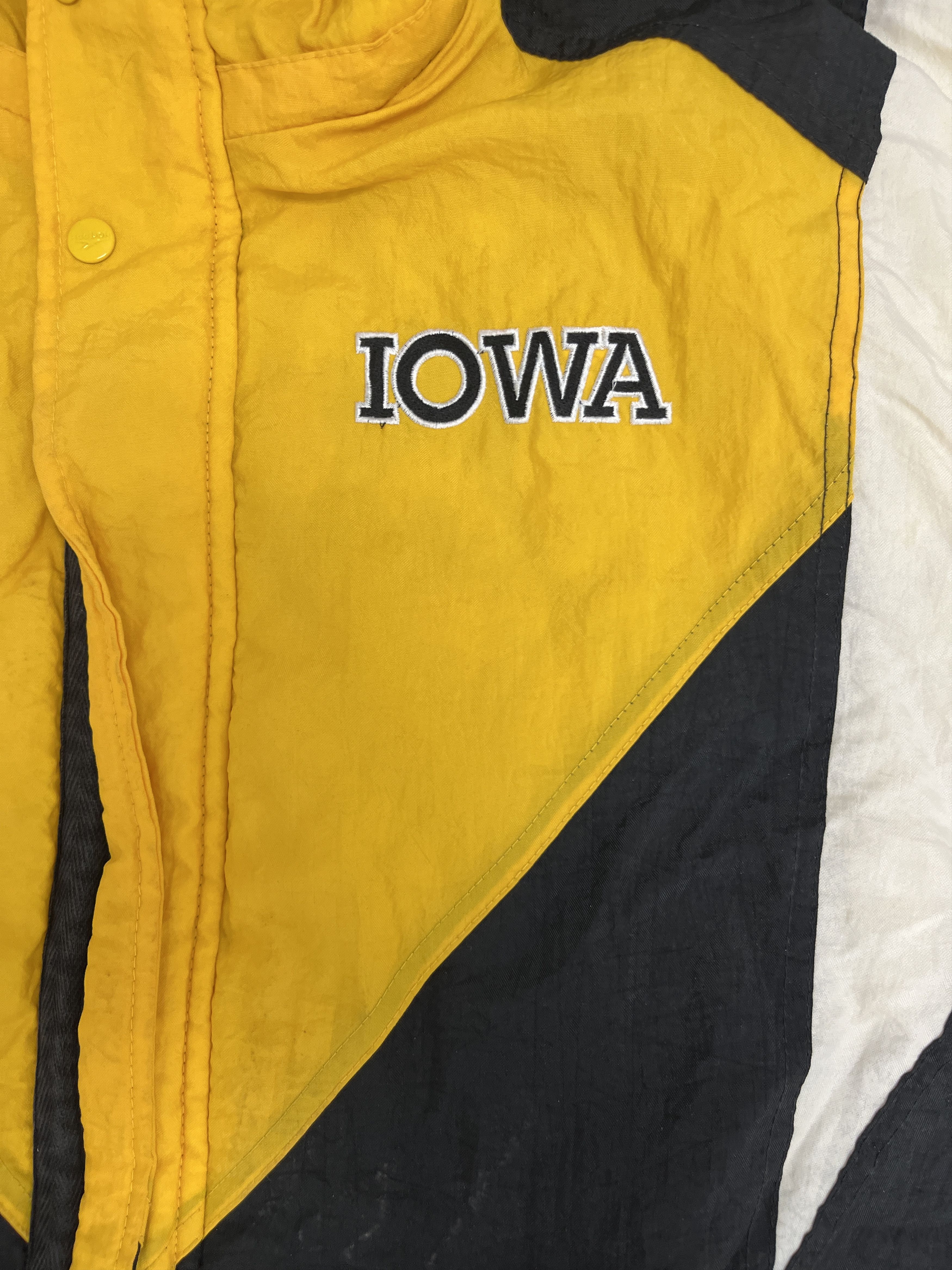 Vintage Iowa Hawkeyes Vintage Reebok Puffer Jacket Size US XXL / EU 58 / 5 - 2 Thumbnail
