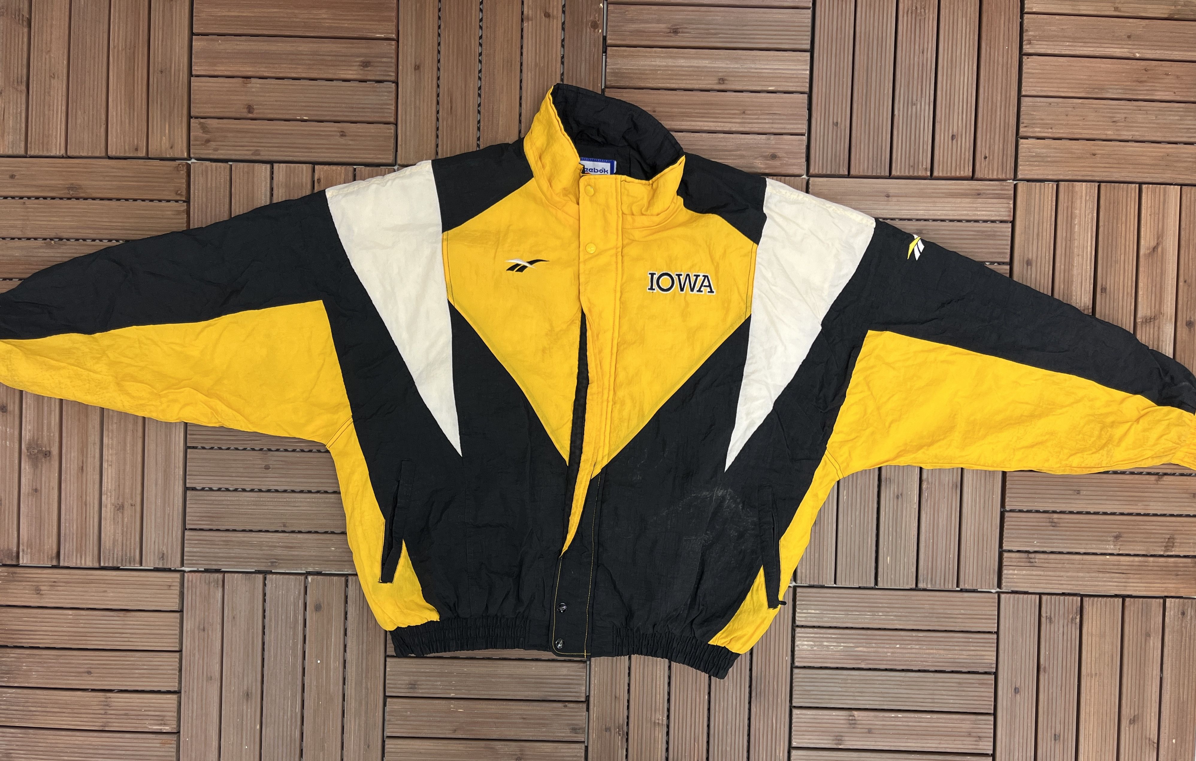 Vintage Iowa Hawkeyes Vintage Reebok Puffer Jacket Size US XXL / EU 58 / 5 - 6 Thumbnail