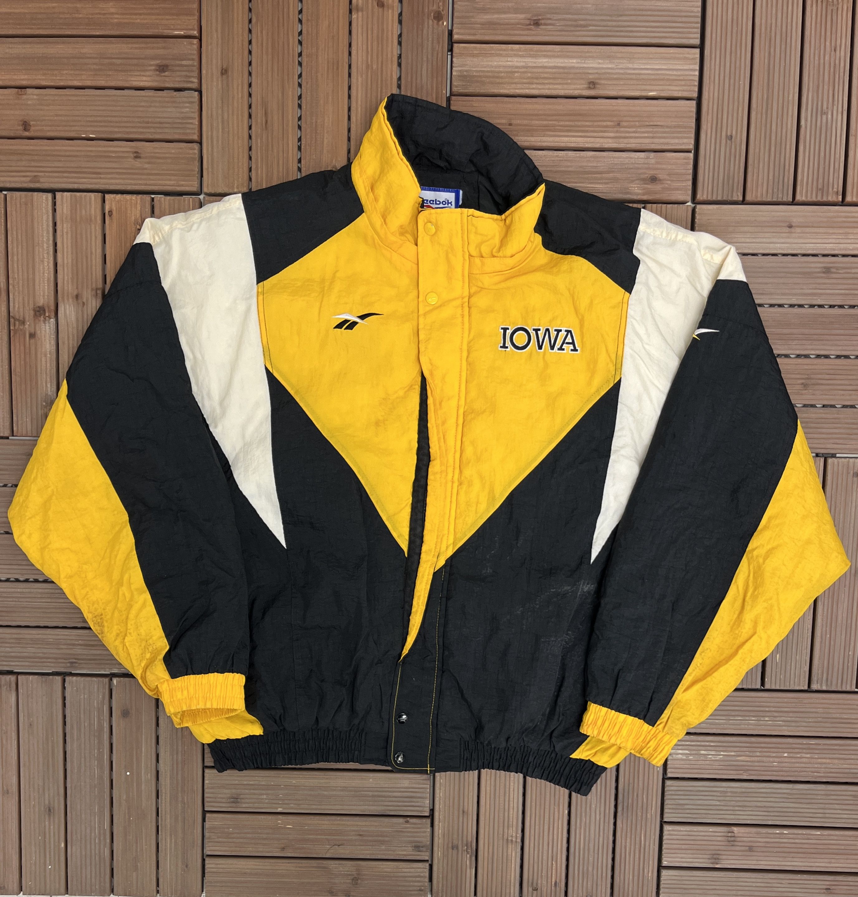 Vintage Iowa Hawkeyes Vintage Reebok Puffer Jacket Size US XXL / EU 58 / 5 - 1 Thumbnail