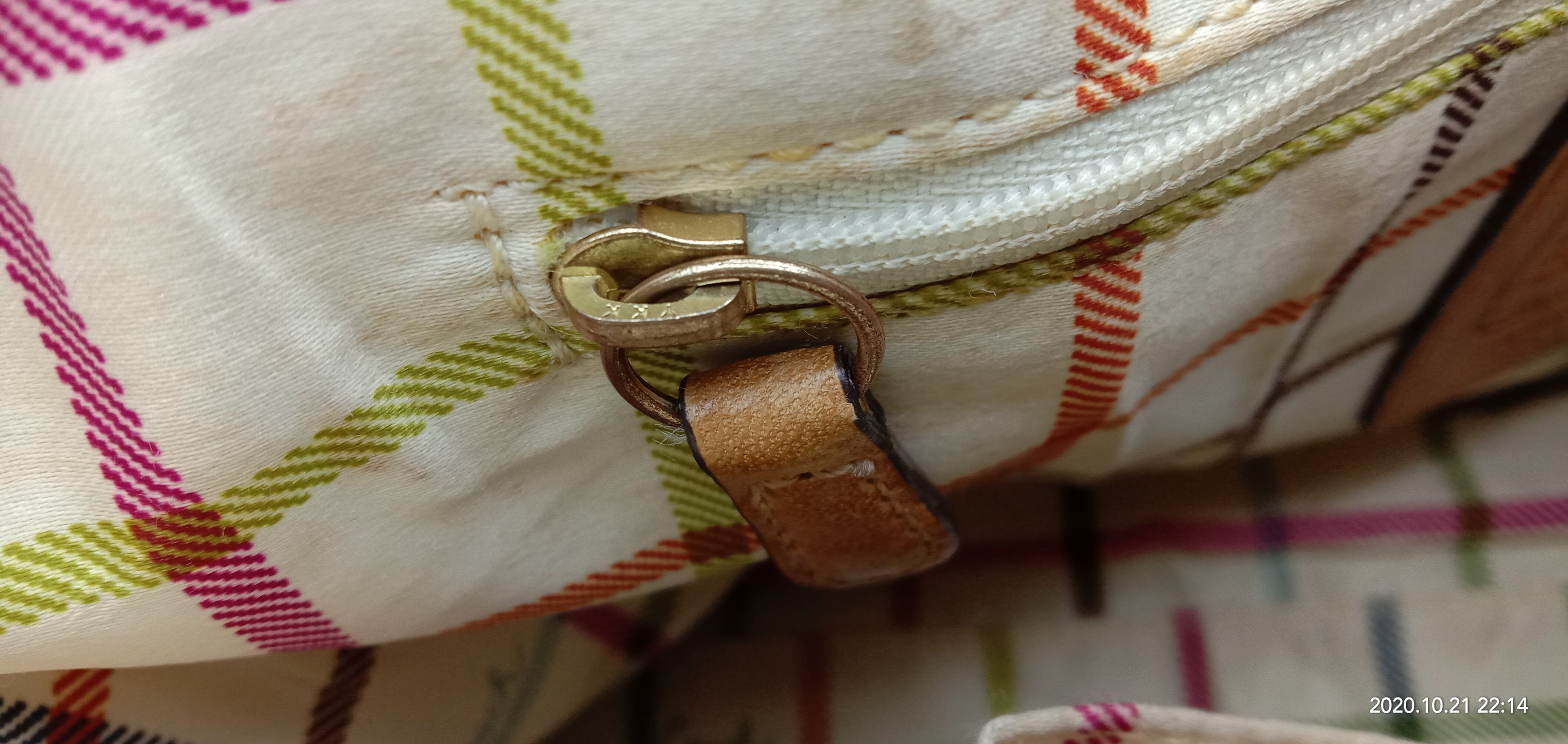 Branded Leather COACH Handbag Full Leather Size ONE SIZE - 9 Thumbnail