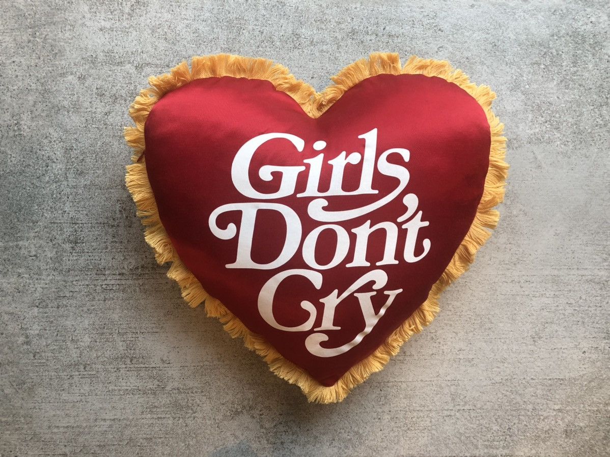 Girls Don't Cry Heart Shape Pillow クッション 【公式通販】