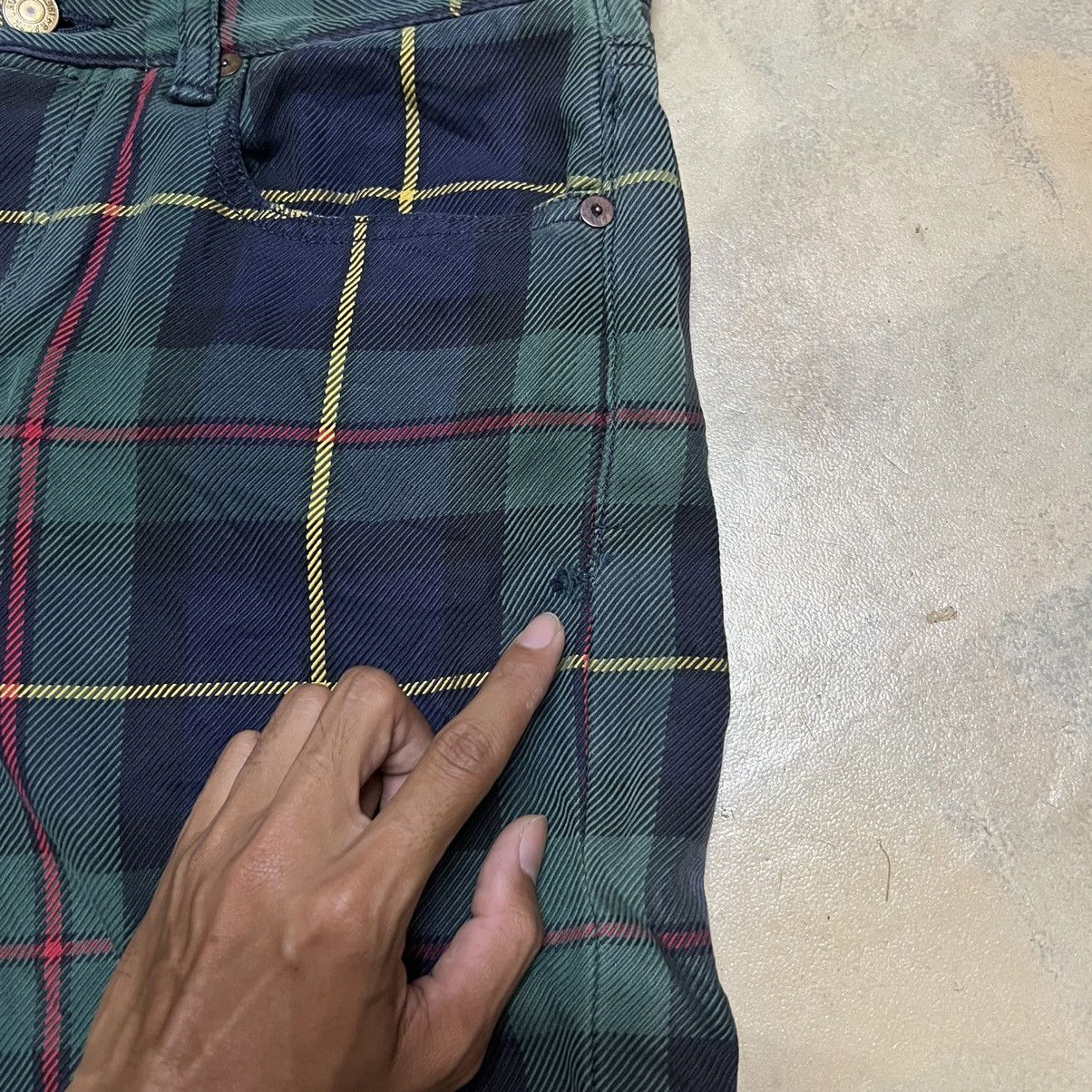 Polo Ralph Lauren Polo Ralph Lauren Green Tartan Pants Size US 31 - 18 Thumbnail