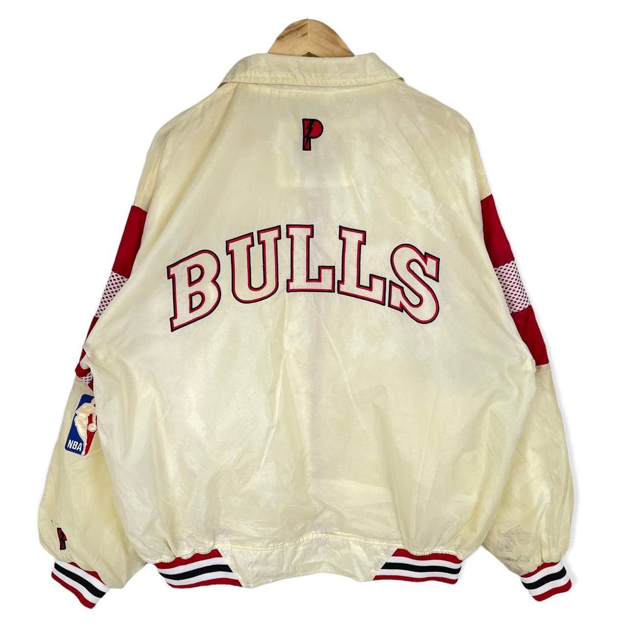 NBA × Pro Player Vintage Pro Player Nba Fan Apparel Chicago Bulls Jacket Size US L / EU 52-54 / 3 - 1 Thumbnail
