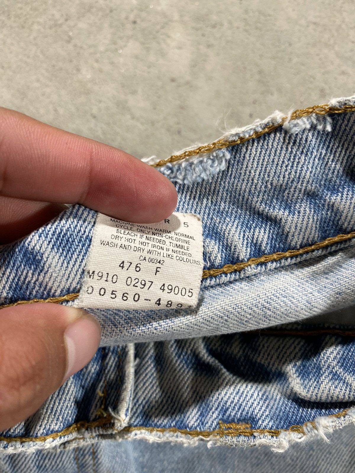 Levi's × Vintage Vintage 90’s Levis Light Wash Denim Jeans Size US 31 - 9 Thumbnail