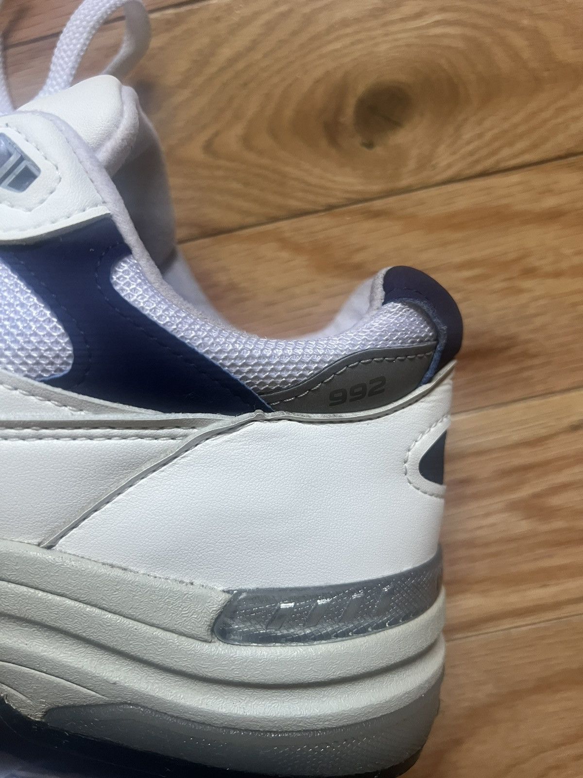 New Balance New Balance 992 White/Navy Size US 10 / EU 43 - 3 Thumbnail