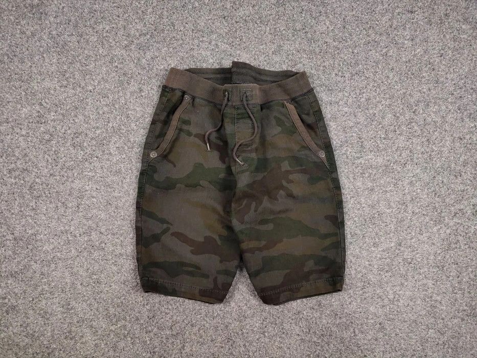 True Religion True Religion Vintage 90's Camo Logo Cotton Casual Shorts Size US 34 / EU 50 - 1 Thumbnail