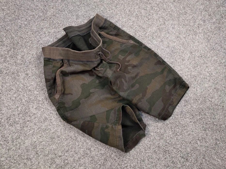 True Religion True Religion Vintage 90's Camo Logo Cotton Casual Shorts Size US 34 / EU 50 - 3 Thumbnail