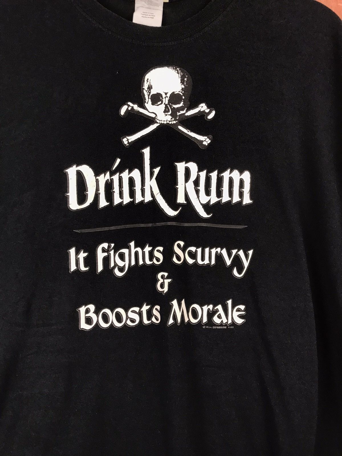 Japanese Brand Gildan Drink Rum Skull T-Shirt #2236 Size US XL / EU 56 / 4 - 2 Thumbnail