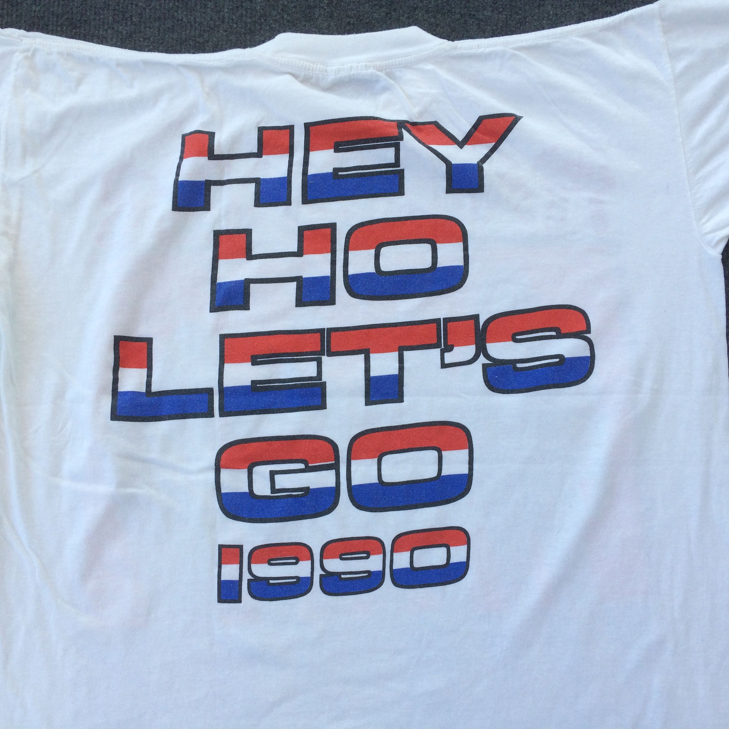 Band Tees × Vintage Vtg Ramones hey ho lets Go1990 90s T Shirt Size US L / EU 52-54 / 3 - 5 Thumbnail