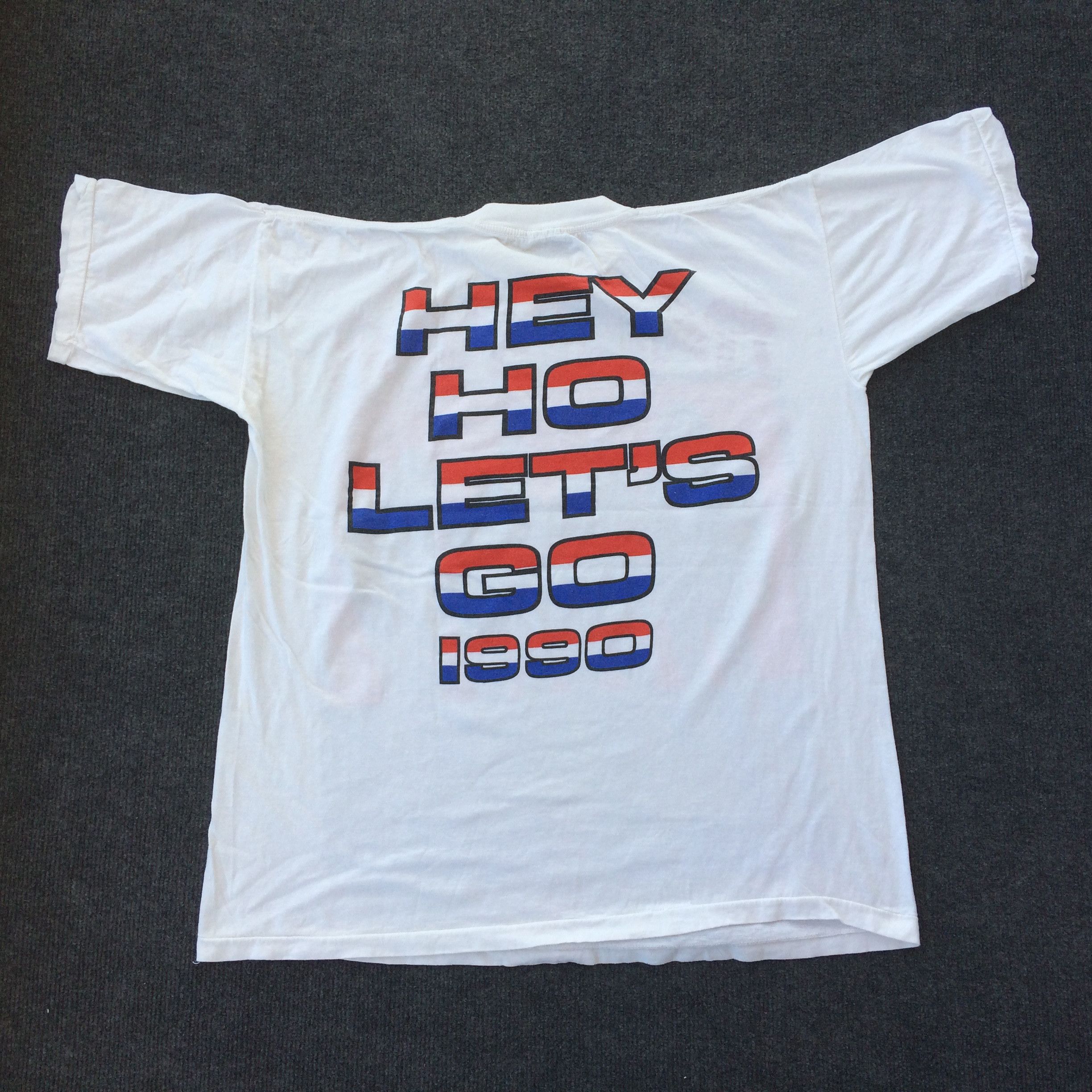 Band Tees × Vintage Vtg Ramones hey ho lets Go1990 90s T Shirt Size US L / EU 52-54 / 3 - 4 Thumbnail