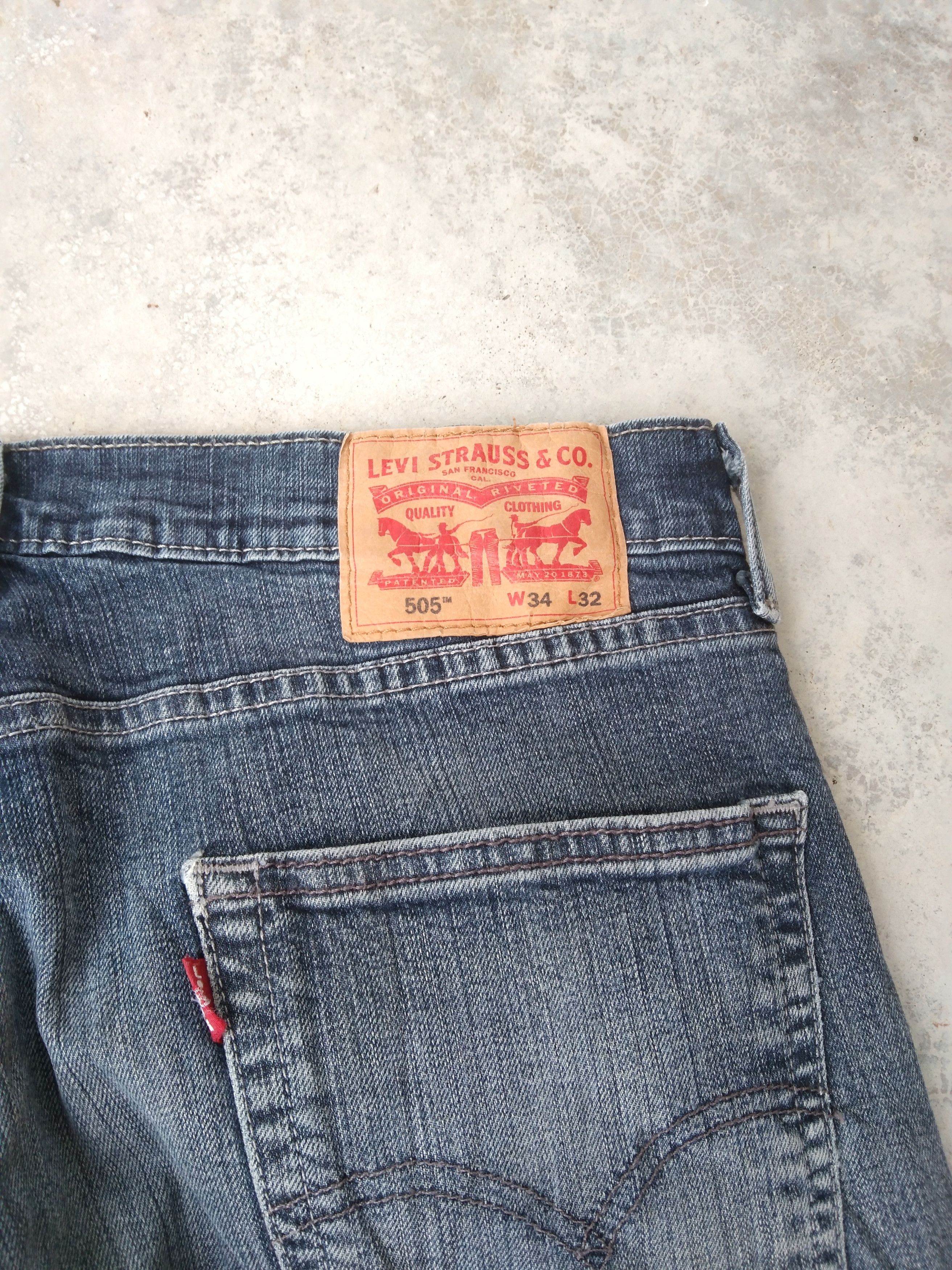 Jean × Levi's × Vintage Vintage Levis 505 Faded Blue Distressed Jeans 34x31 Size US 34 / EU 50 - 4 Thumbnail