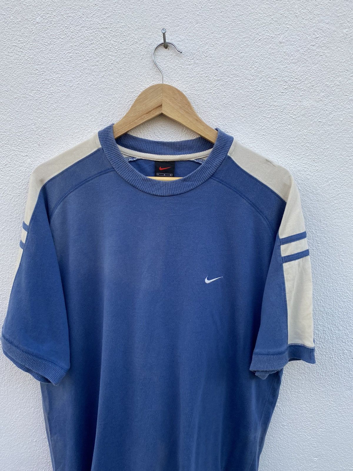 Nike × Vintage Vintage Nike Small logo t shirt Size US L / EU 52-54 / 3 - 4 Thumbnail