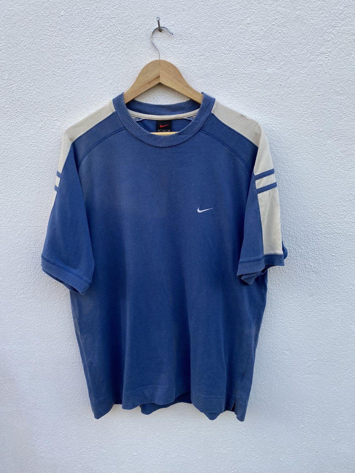 Vintage Nike Small logo t shirt