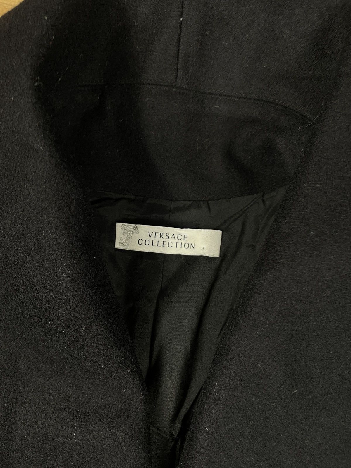 Versace Versace Thick Coat Asymmetric Luxury Size M / US 6-8 / IT 42-44 - 3 Thumbnail