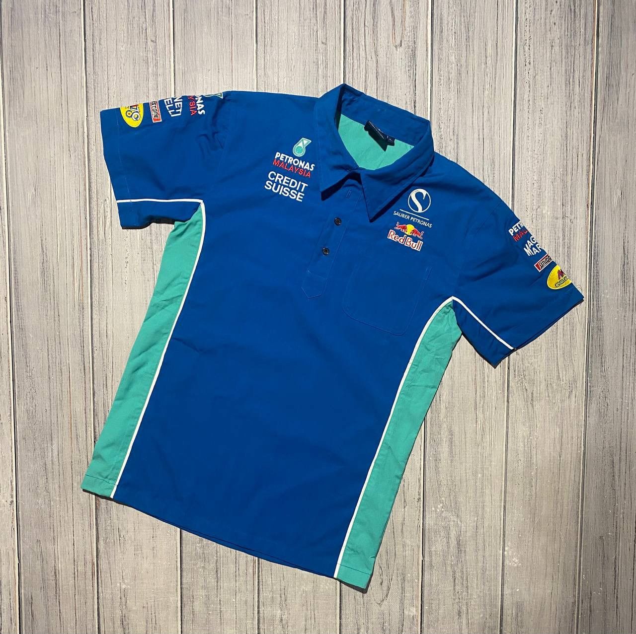 Red Bull × Vintage Vintage Red Bull Sauber Petronas Malaysia Shirt F1 Racing Size US L / EU 52-54 / 3 - 1 Thumbnail
