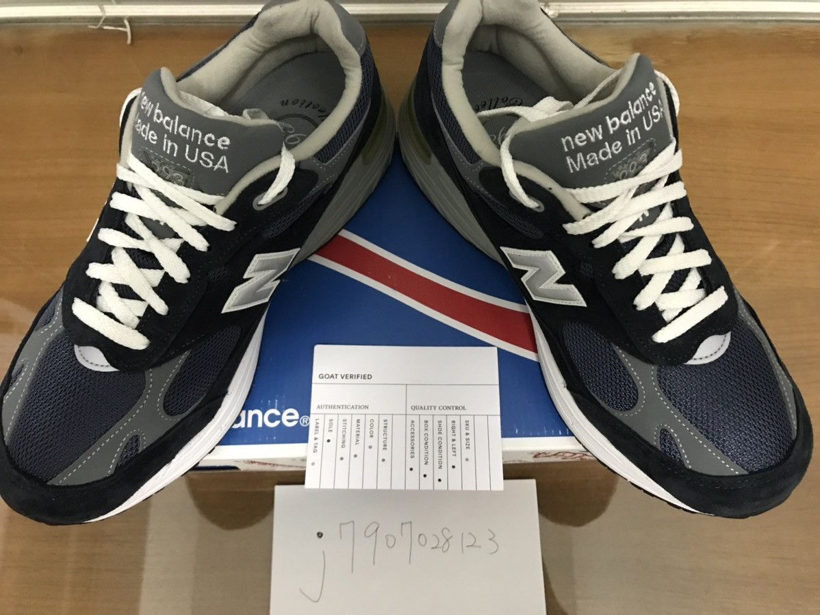 New Balance New Balance NB MR993NV Navy White Size US 8 / EU 41 - 2 Thumbnail