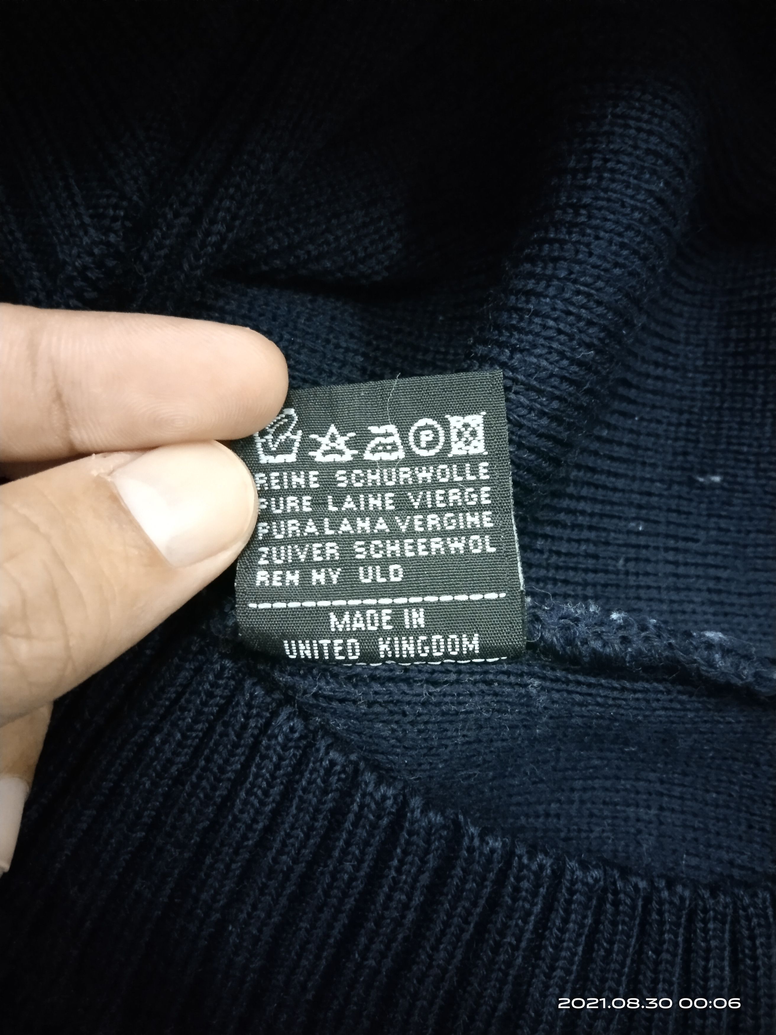 Burberry THRASH BURBERRYS MADE IN UK WOOL KNITWEAR Size US M / EU 48-50 / 2 - 11 Thumbnail