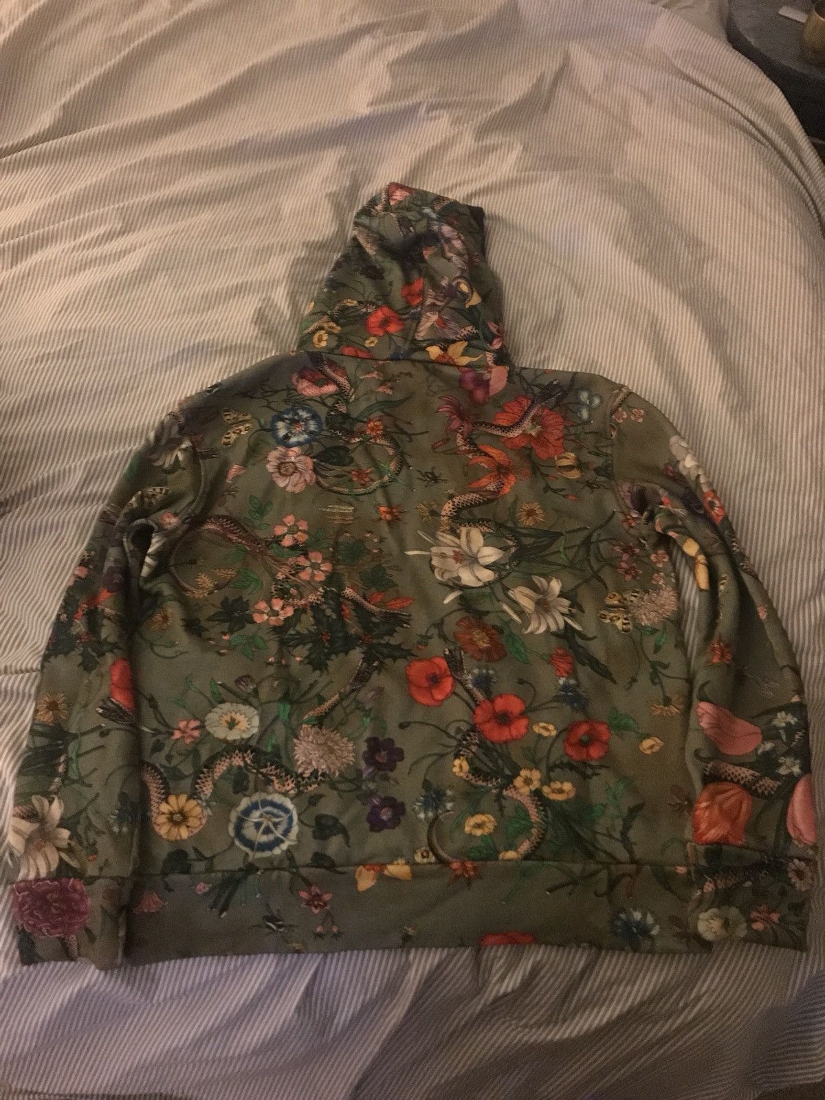 Gucci Allover Floral and snake hoodie new season Size US L / EU 52-54 / 3 - 2 Preview