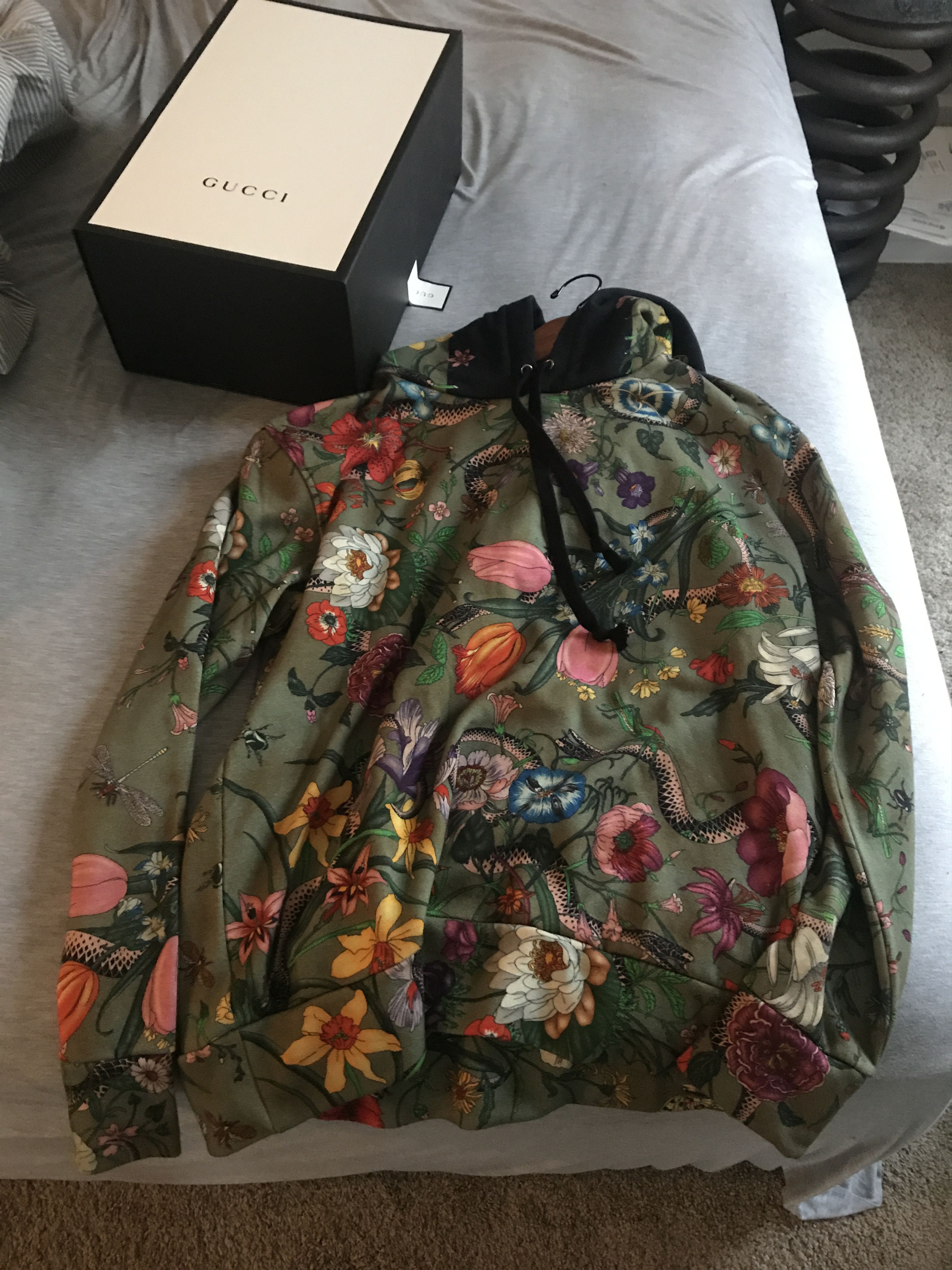 Gucci Allover Floral and snake hoodie new season Size US L / EU 52-54 / 3 - 1 Preview