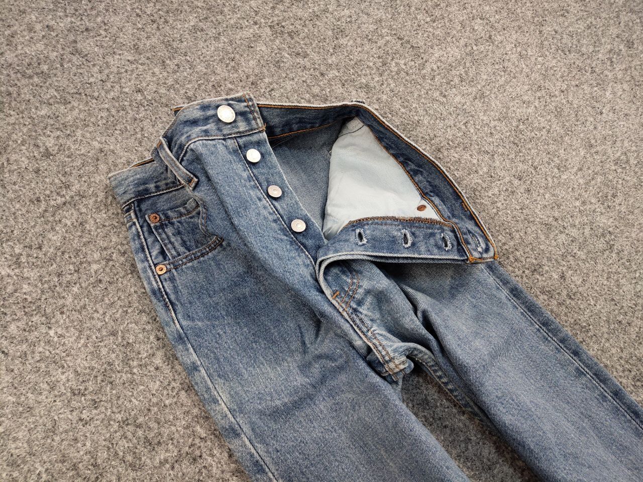 Levi's Vintage 80's Levis 501 Jeans Made USA Perfect Faded Denim Size US 33 - 12 Thumbnail