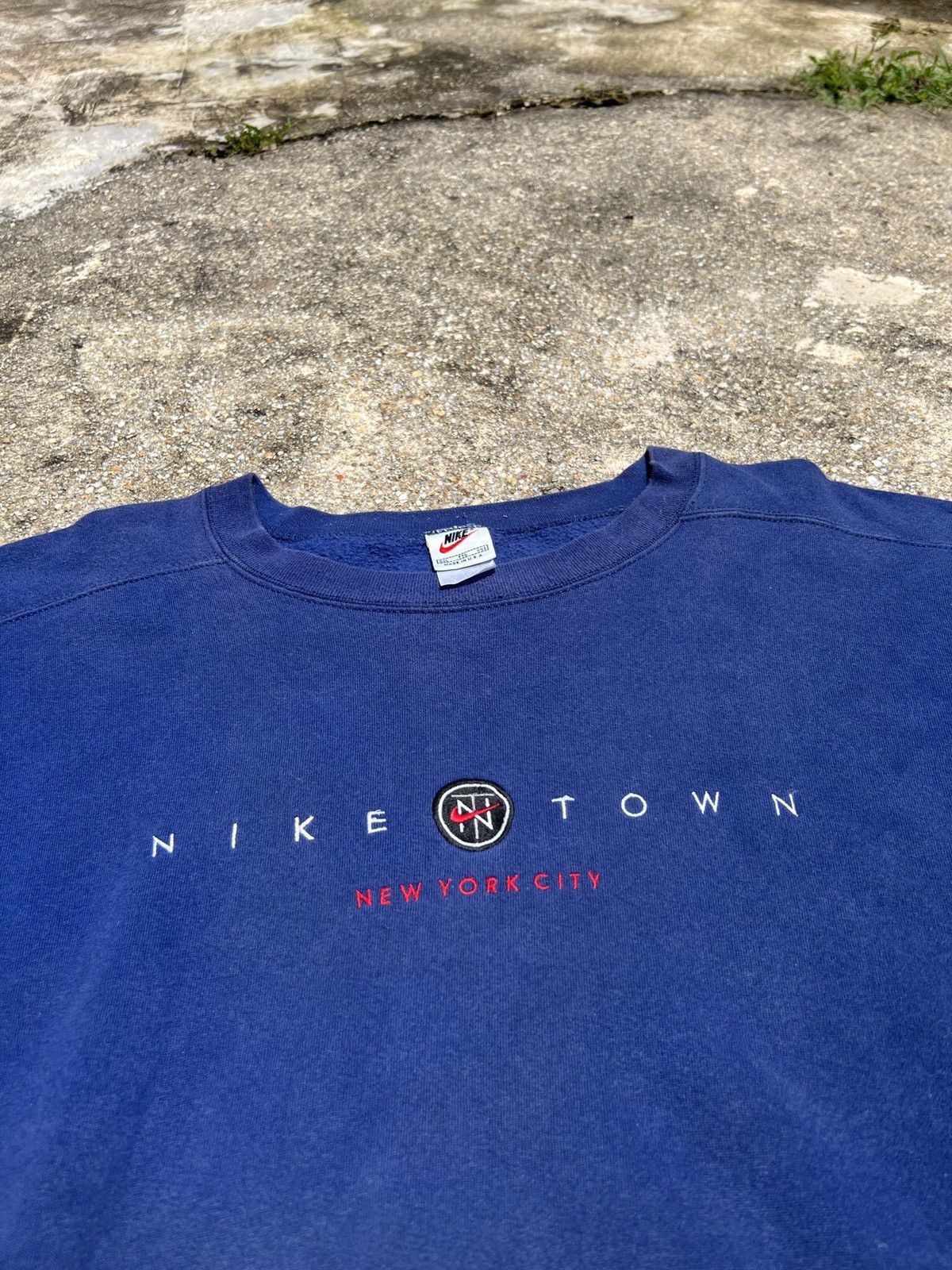 Nike × Vintage Vintage Nike Town New York Sweatshirt Size US XL / EU 56 / 4 - 3 Thumbnail