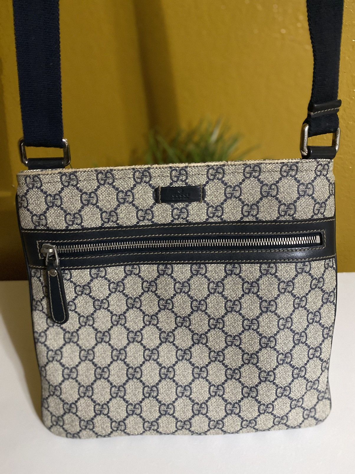 Gucci Gucci supreme crossbody messenger bag unisex Grailed