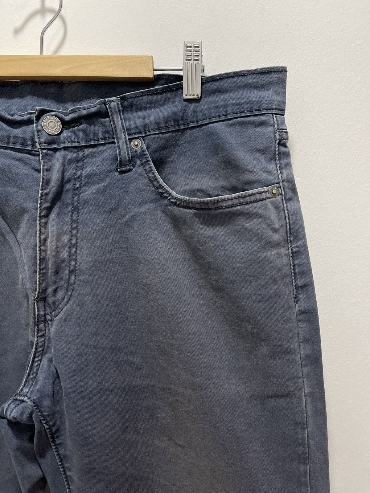 SUN FADED LEVIS 511 WHITE TAB DISTRESSED 34x32
