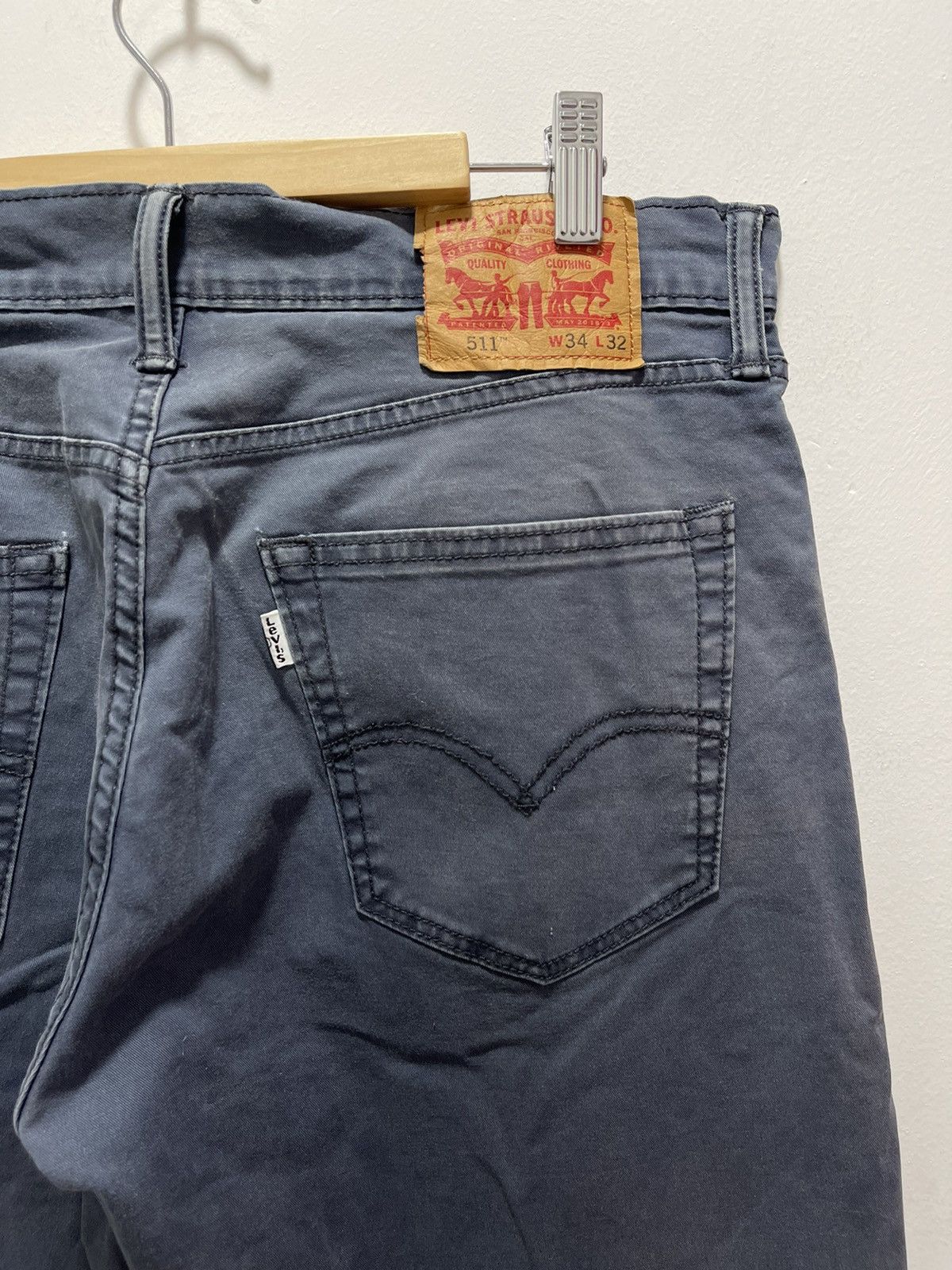 SUN FADED LEVIS 511 WHITE TAB DISTRESSED 34x32