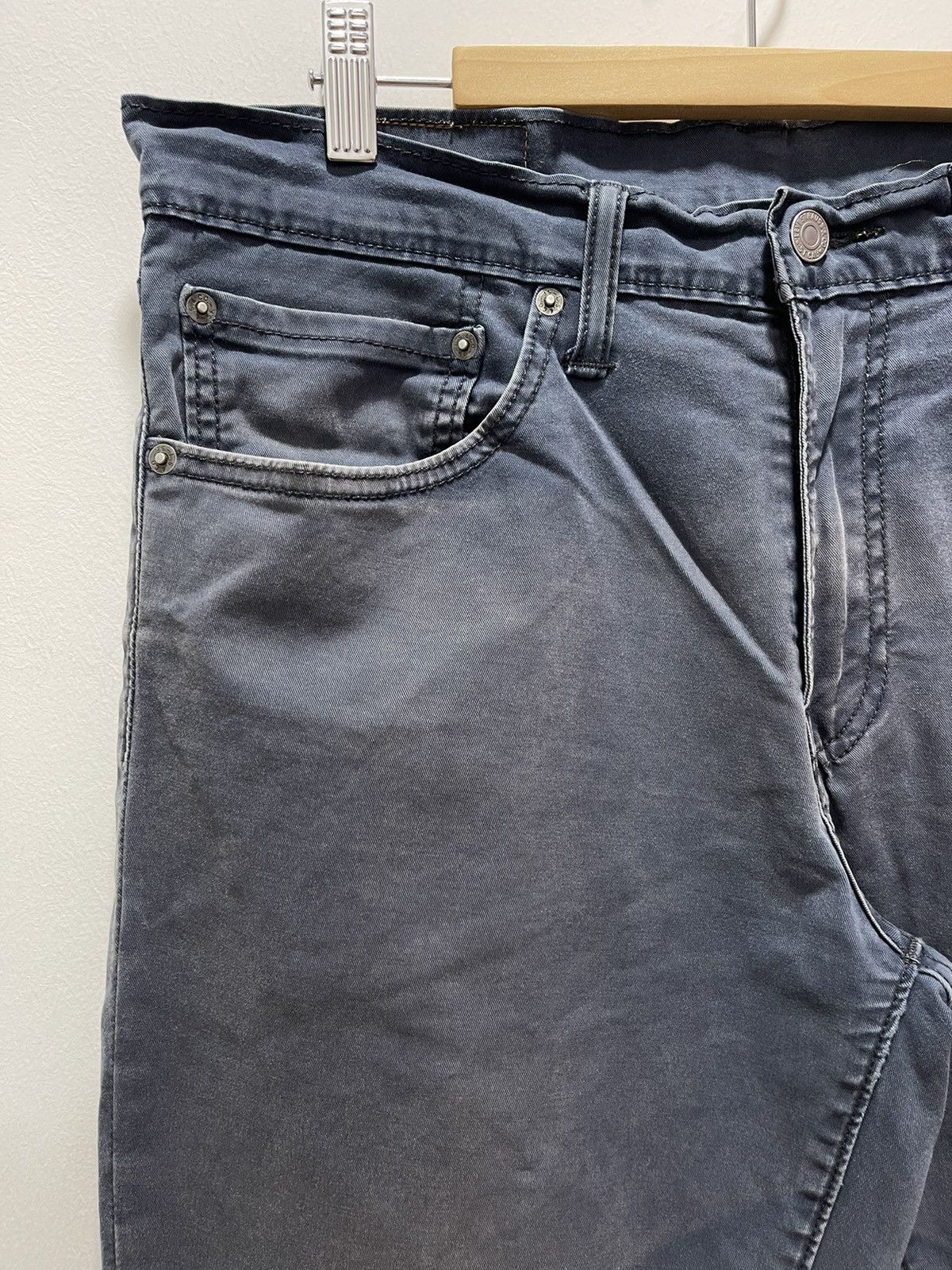 SUN FADED LEVIS 511 WHITE TAB DISTRESSED 34x32