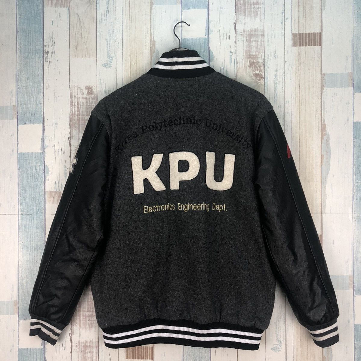 Vintage Vintage University Varsity Jacket Size US L / EU 52-54 / 3 - 1 Thumbnail