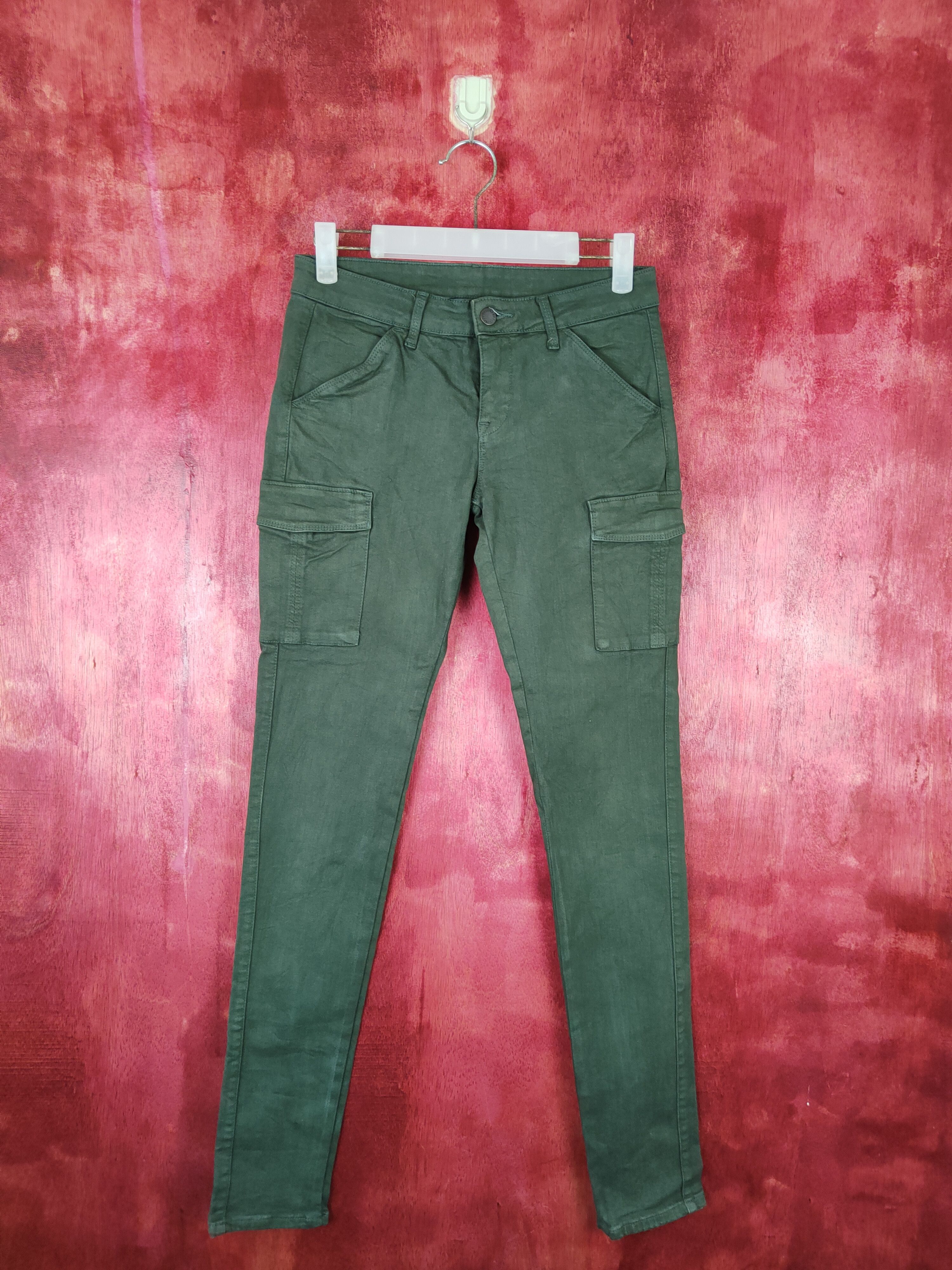 image of Uniqlo Skinny Multi Pocket Tactical Cargo Pants S462 in Dark Green, Women's (Size 26)