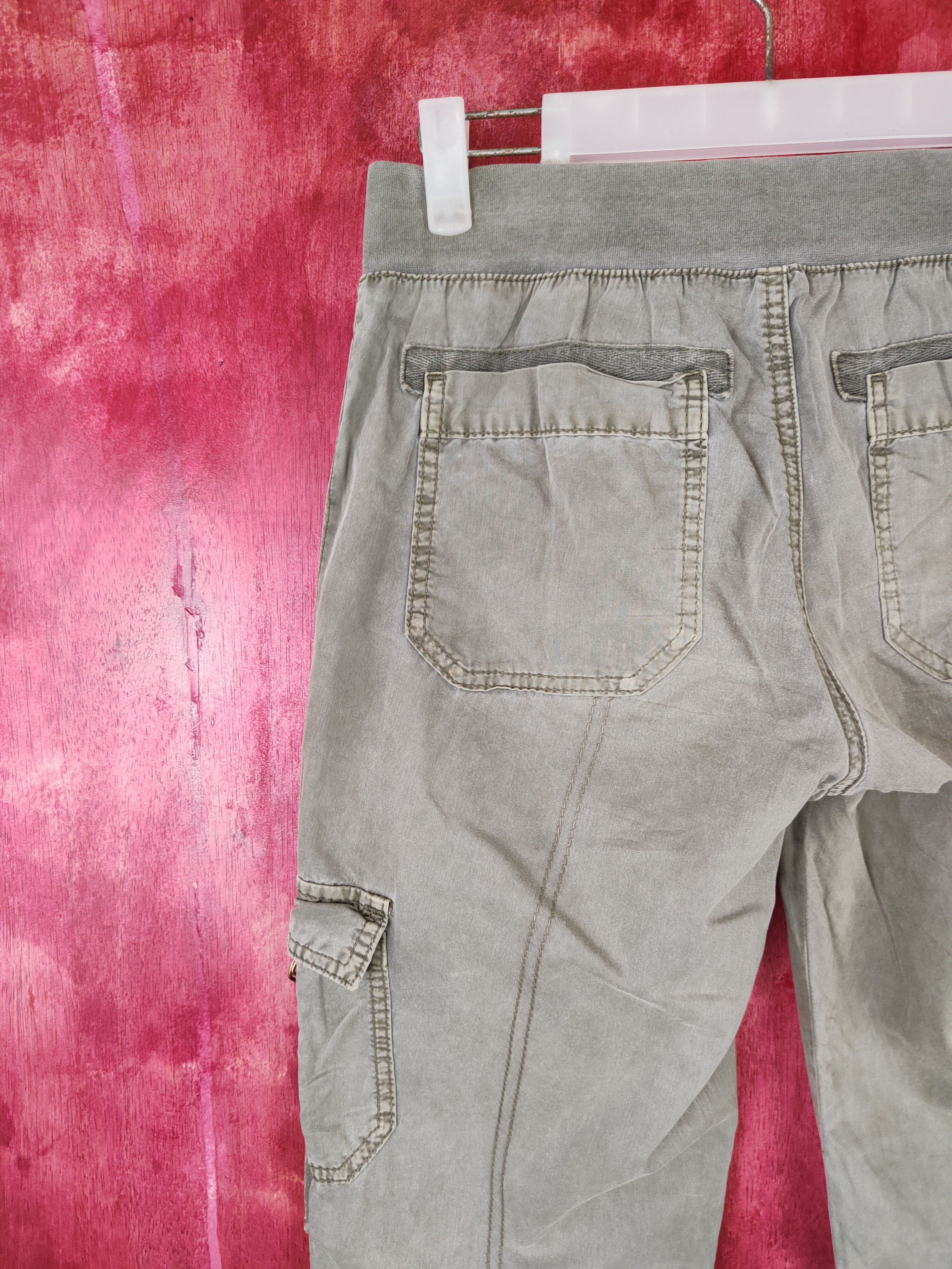 Japanese Brand × Uniqlo Uniqlo Army Green Multi Pocket Tactical Cargo Pants #S460 Size 26" / US 2 / IT 38 - 12 Thumbnail