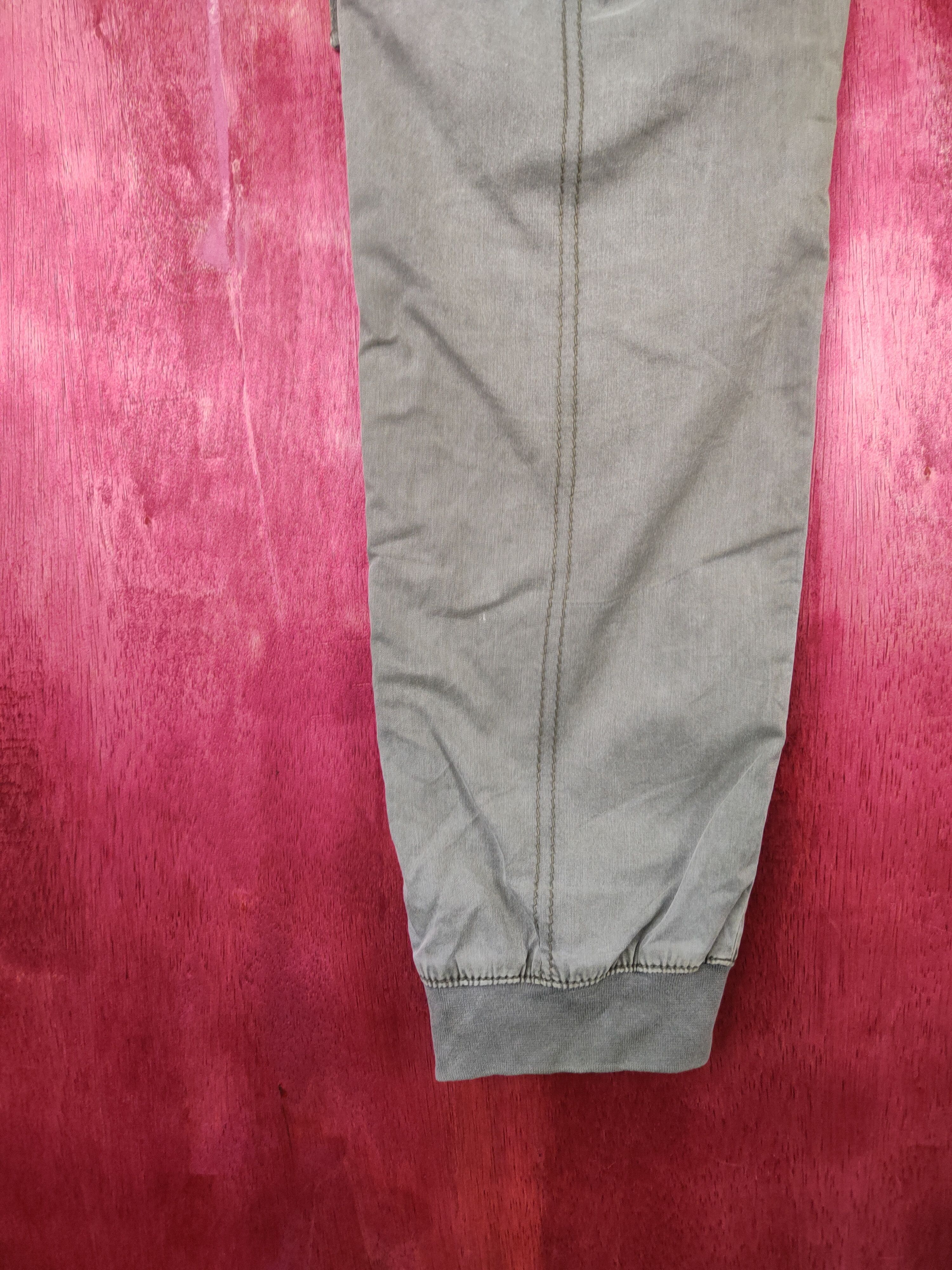 Japanese Brand × Uniqlo Uniqlo Army Green Multi Pocket Tactical Cargo Pants #S460 Size 26" / US 2 / IT 38 - 13 Thumbnail